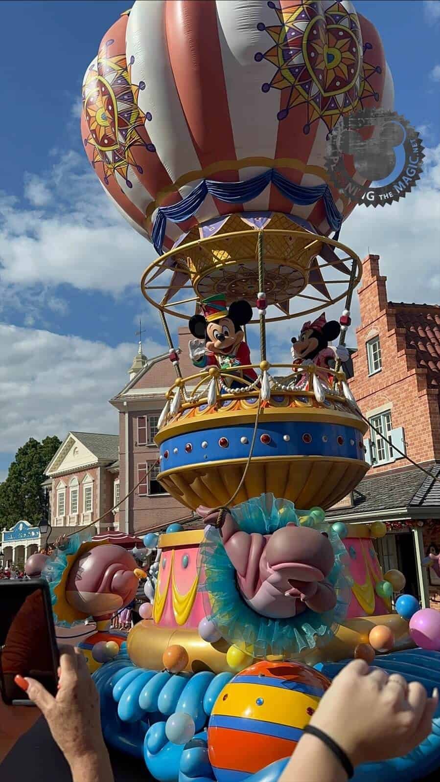 mickey and minnie mouse